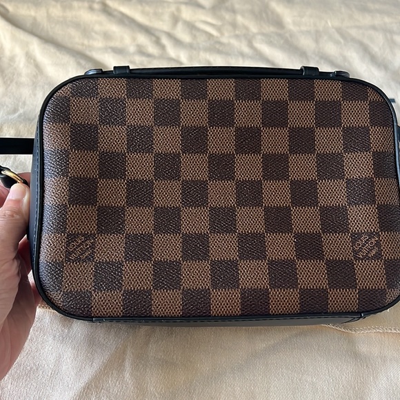 Louis Vuitton Limited Edition cross body bag - Picture 13 of 17